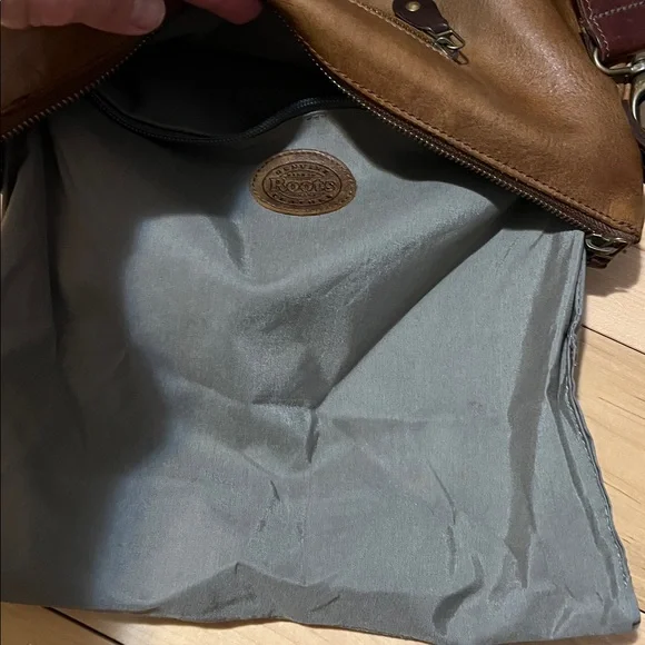 Roots Brown Leather Small Messenger Bag - Picture 10 of 17